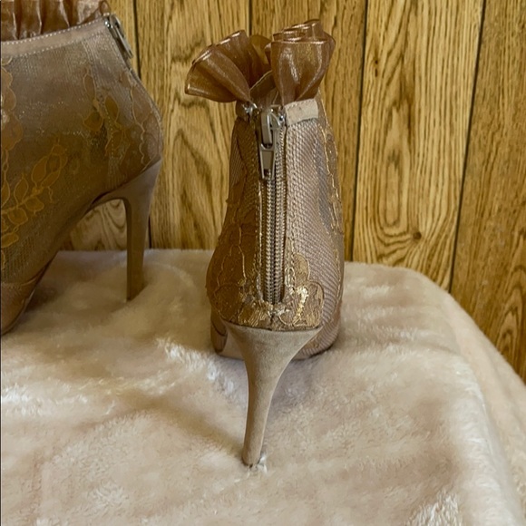 Stiletto Lace Booties - Picture 3 of 4